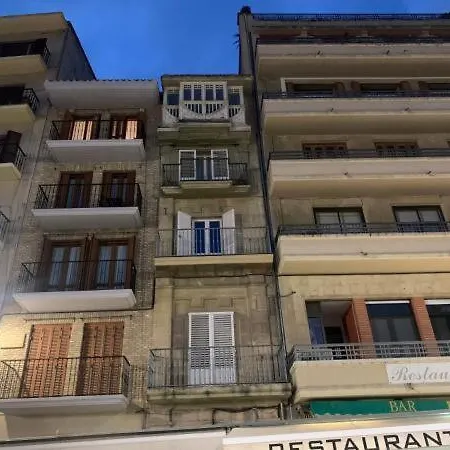 Erdizka, Centrico Apartamento Turistico Con La Mejor Vista Plaza De Los Fueros Estella Exterior foto