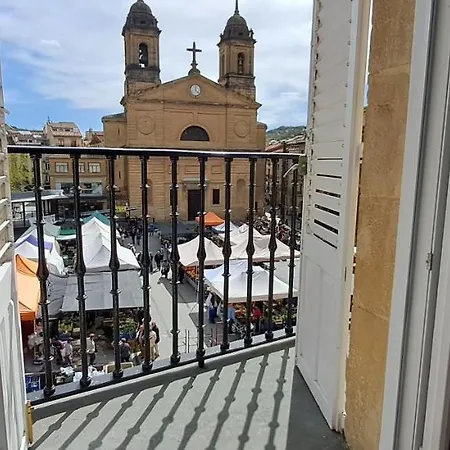 Erdizka, Centrico Apartamento Turistico Con La Mejor Vista Plaza De Los Fueros Estella Exterior foto
